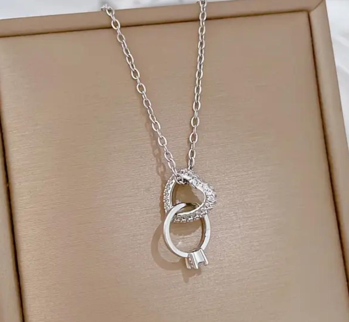 Women's Jewelry_ "Heart Pendant"