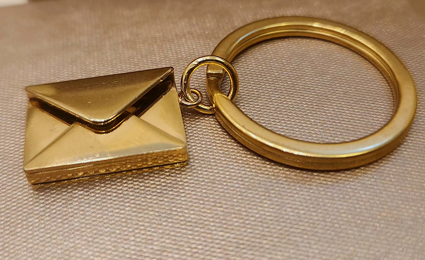 Key Chain_ "EL-ROI" -"YAHWEH" God who sees me