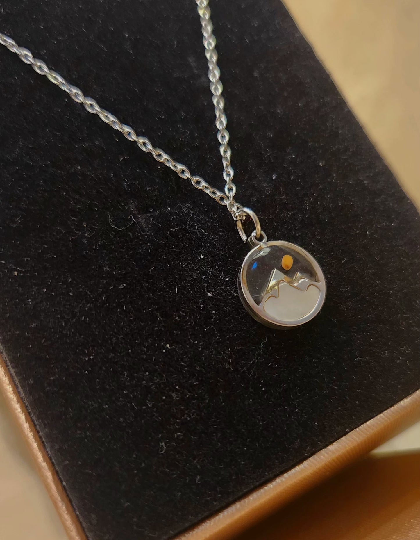 Women's Jewelry_ "Mountain" - With faith, all things are possible