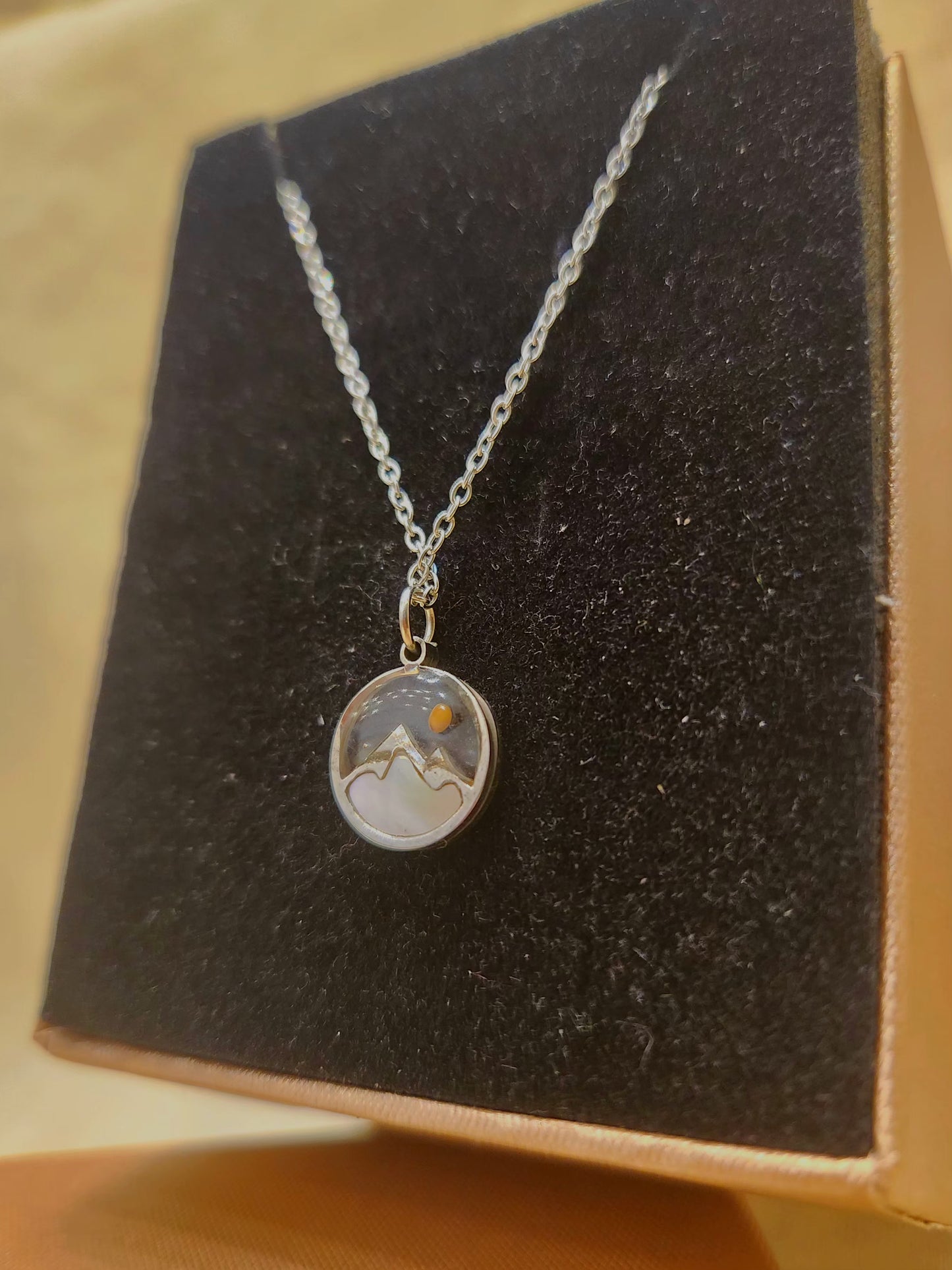 Women's Jewelry_ "Mountain" - With faith, all things are possible