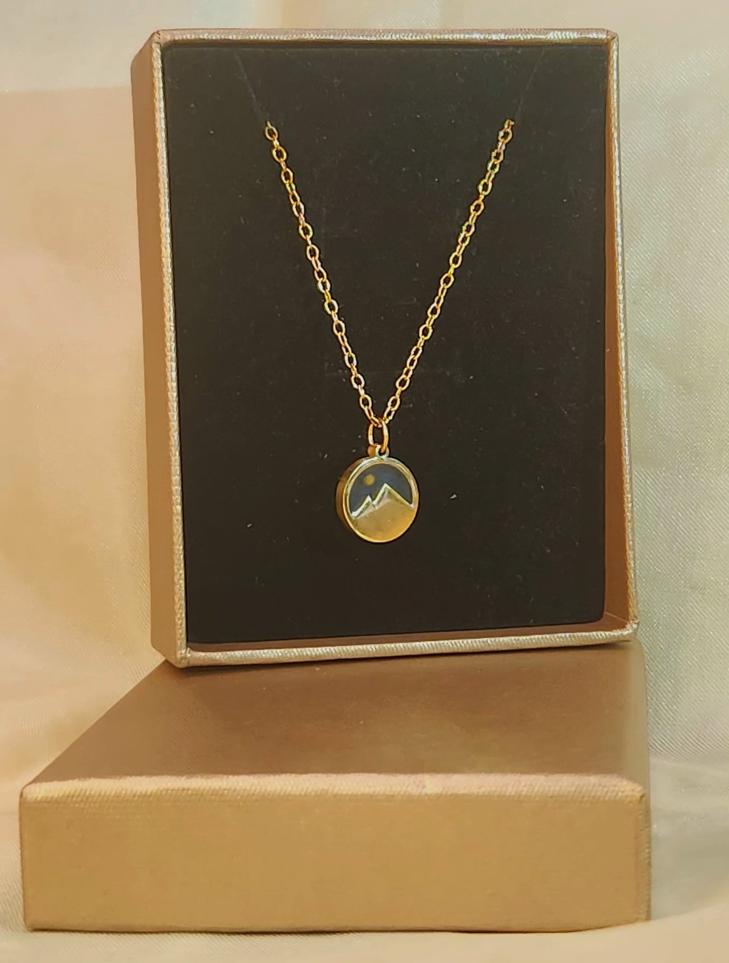 Women's Jewelry_ "Mountain" - With faith, all things are possible