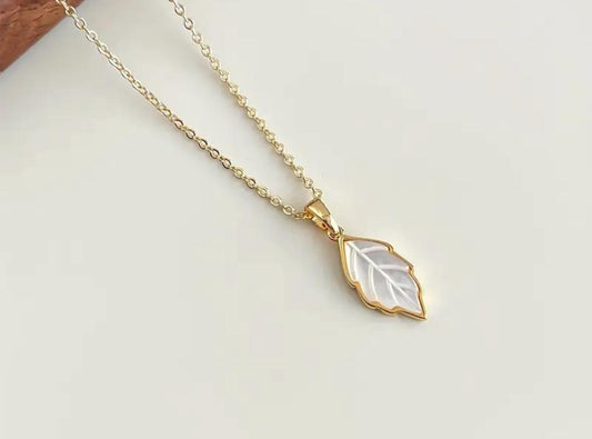 Women's Jewelry_ "Leaf Chain"