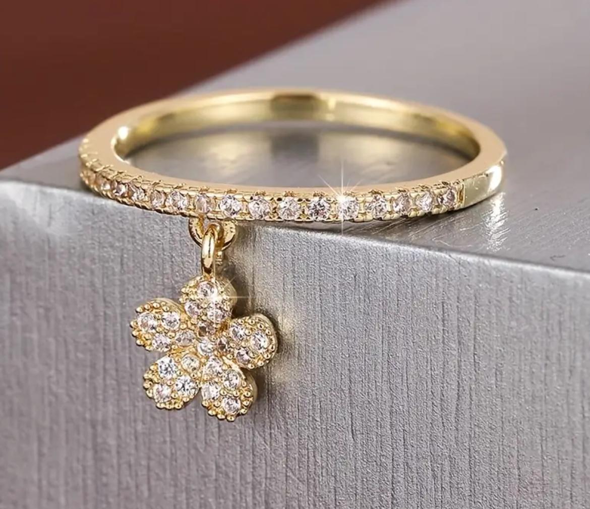 Women's Jewelry_ "Flower Ring"