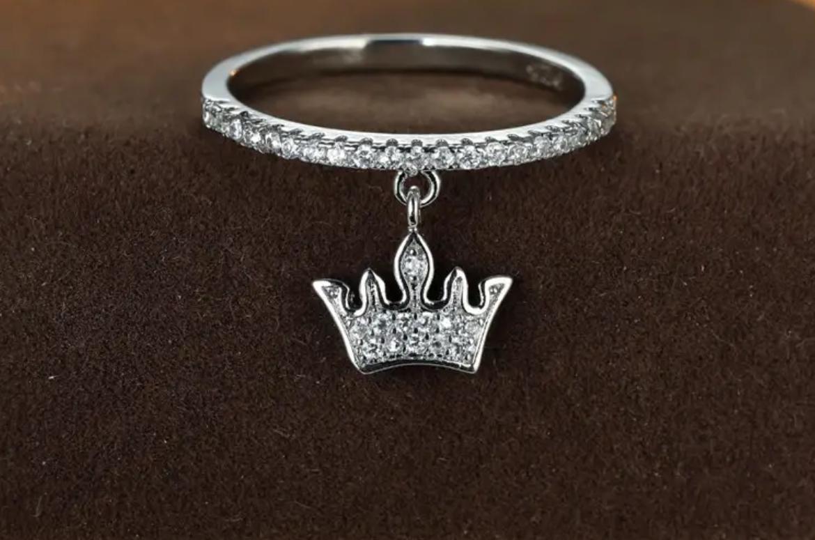 Women's Jewelry_ "Crown Ring"